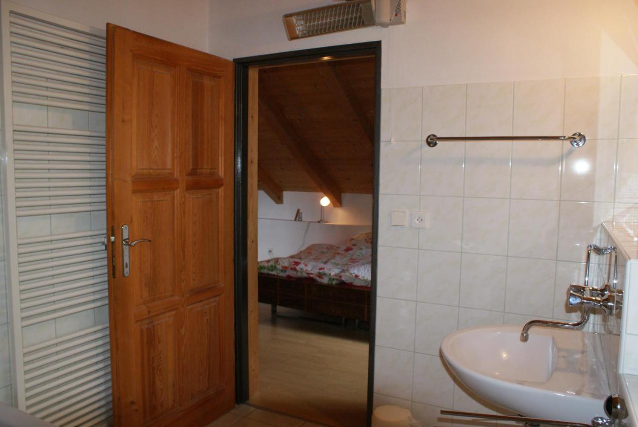 Rustikale und grosszügige Ferienwohnung Kasperske Hory Exterior foto