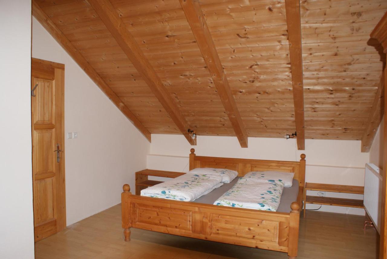 Rustikale und grosszügige Ferienwohnung Kasperske Hory Exterior foto